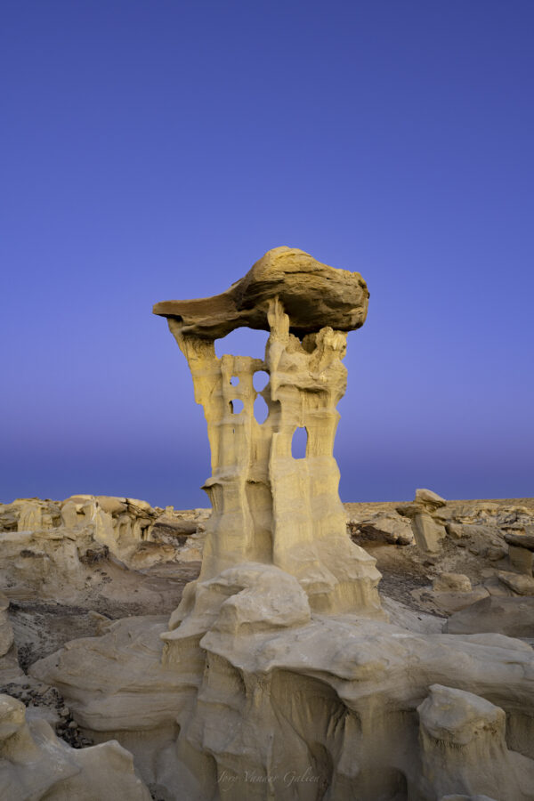 Alien Throne - Blue Hour